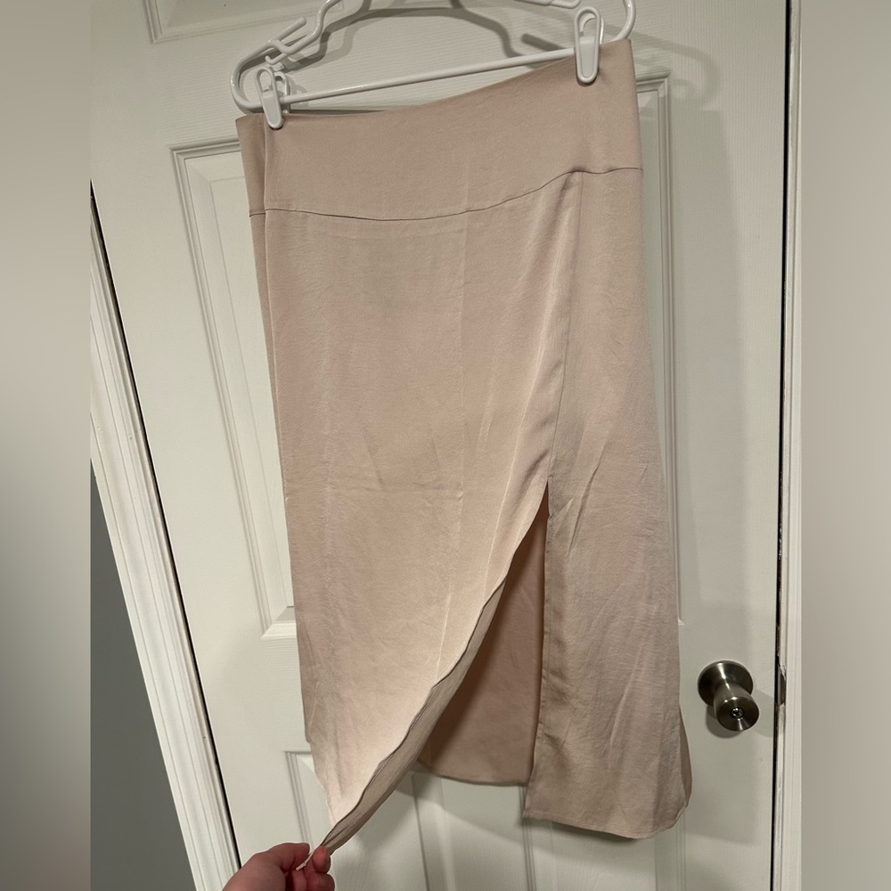 ❤️ Express High Rise Midi Skirt - Picture 3 of 10